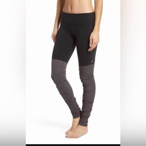 Alo goddess leggings Black and Gray